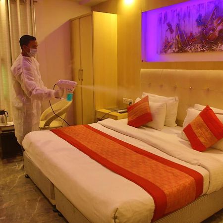 Hotel Shelton New Delhi Ngoại thất bức ảnh